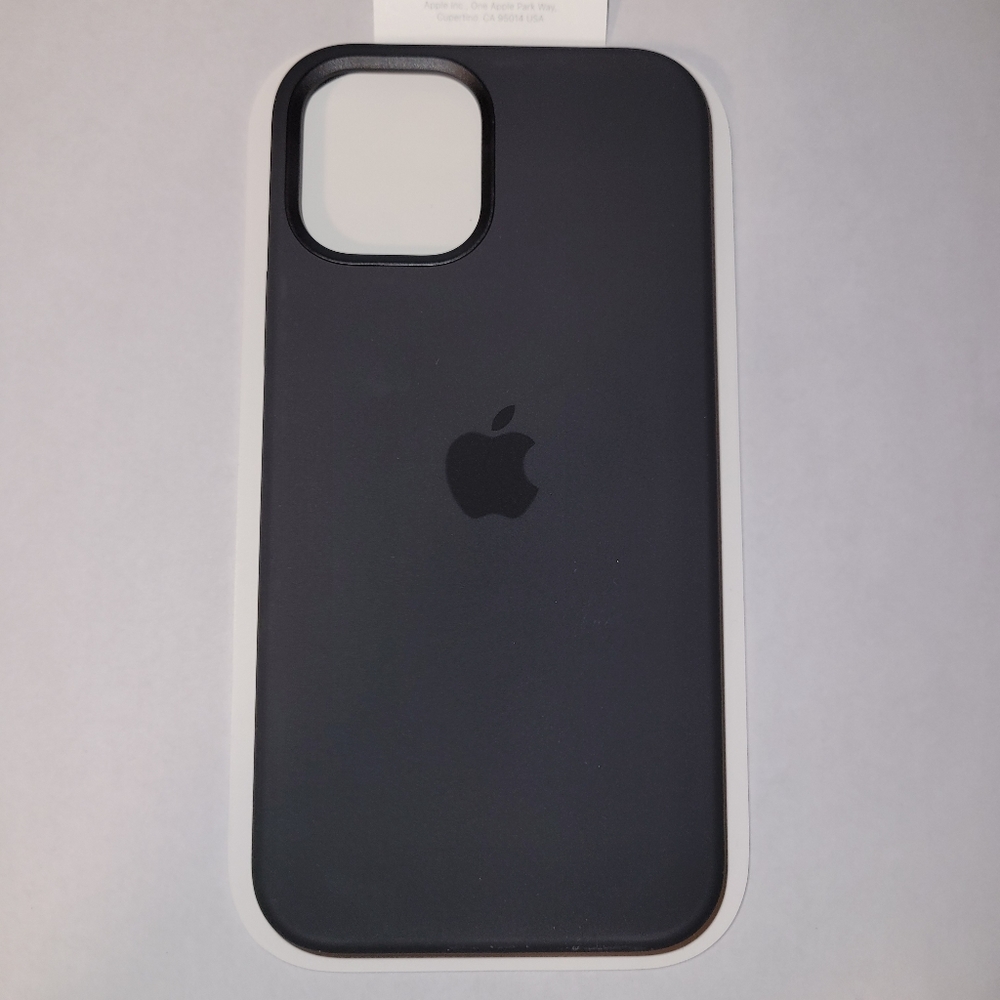 Apple Silicone Case with MagSafe for iPhone 12 & iPhone 12 Pro - Black